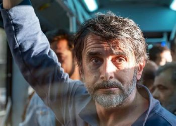 امین حیایی؛ از « کوکتل‌مولوتوف» تا «زیبا صدایم کن»