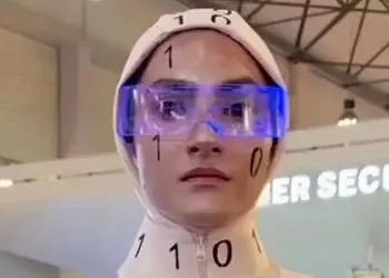 حضور ربات‌های انسان‌نما در برنامه امیرحسین قیاسی