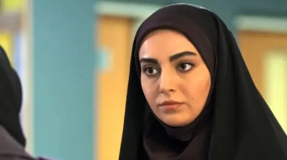 عکس مهشید جوادی در نقش مرضیه سریال بچه مهندس در کنار لعیا زنگنه