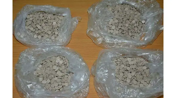 کشف ۱۲ هزار قرص متادون و ترامادول از خودرو متهم 