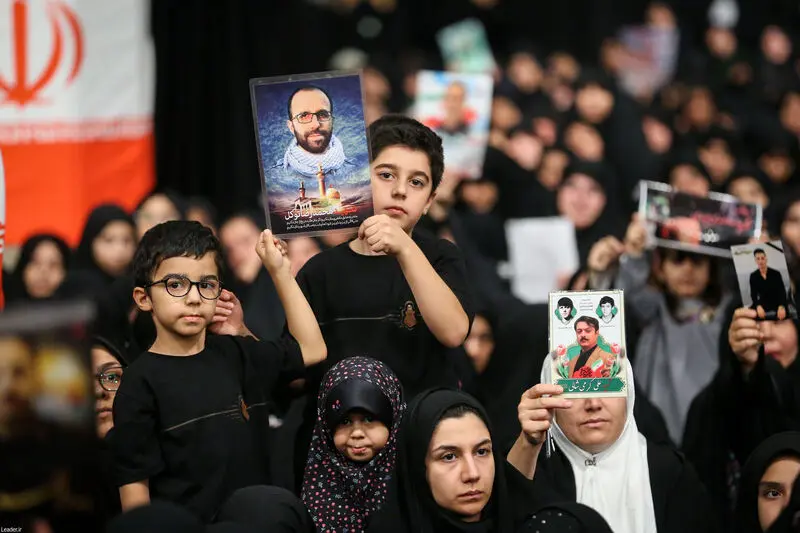 رهبر انقلاب حضرت آیت الله خامنه ای در مراسم بزرگداشت شهدای جنگ تحمیلی اخیر 7-5-1404