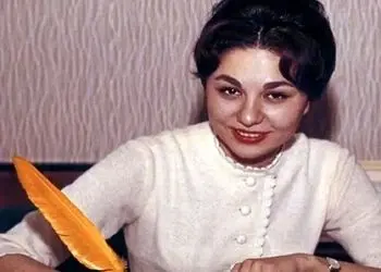 عکس سفر به ایام قدیم /  شیطنت های دخترانه فرح پهلوی در دوران مجردی /  سال 1330