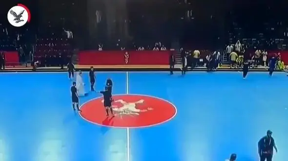 فیلم/ تهدید به قتل بازیکنان فوتسال ایران توسط گزارشگر افغان!