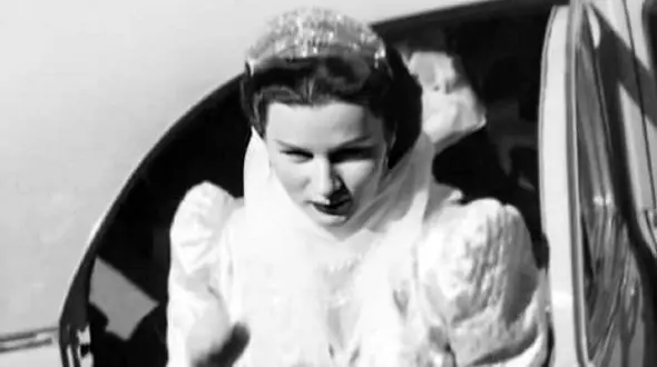 عکس؛ سفر زمان؛ دیدار «محمدرضا پهلوی و فوزیه با سفیر مصر و همسرش در کاخ مرمر»؛ سال 1318