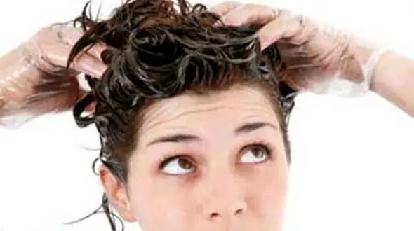 درمان چربی مو با ساده ترین ترفندهای خانگی