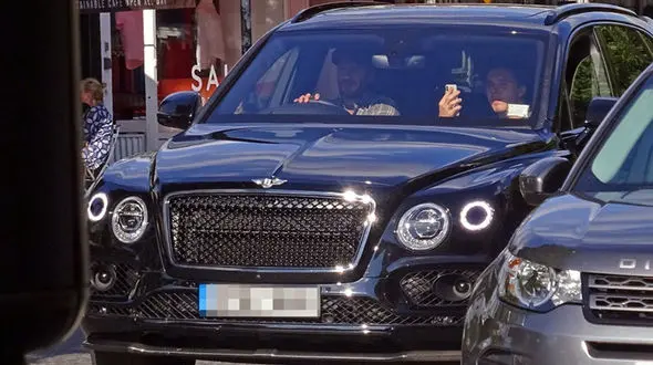 مچ گیری عابر پیاده از تخلف رانندگی بکهام سوژه شد +عکس
