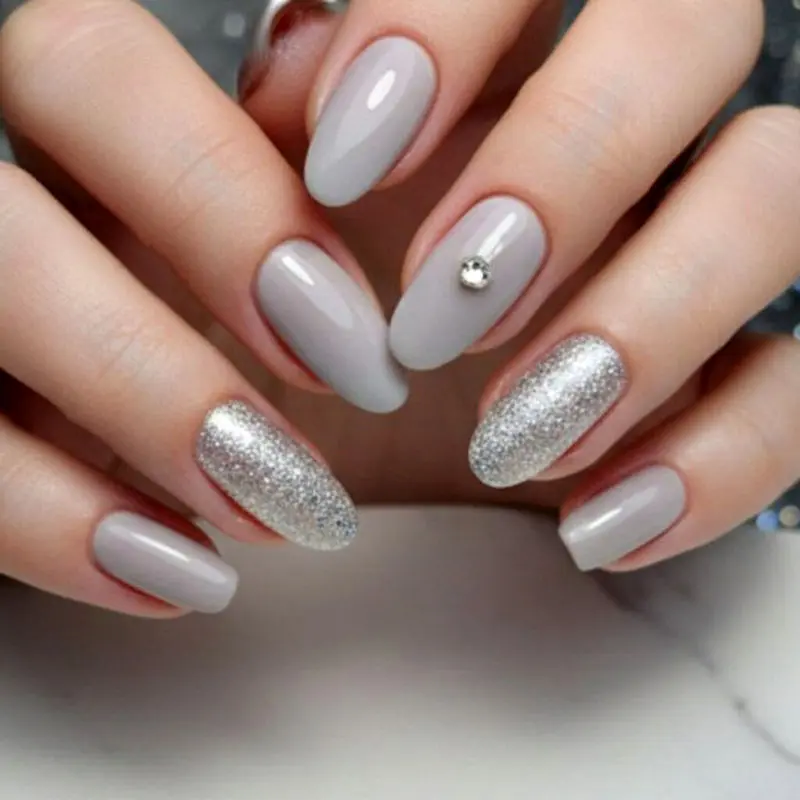 مدل دیزاین ناخن طوسی