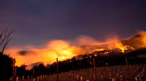 فیلم لحظه آتش‌سوزی وحشتناک در شمال کالیفرنیا 
