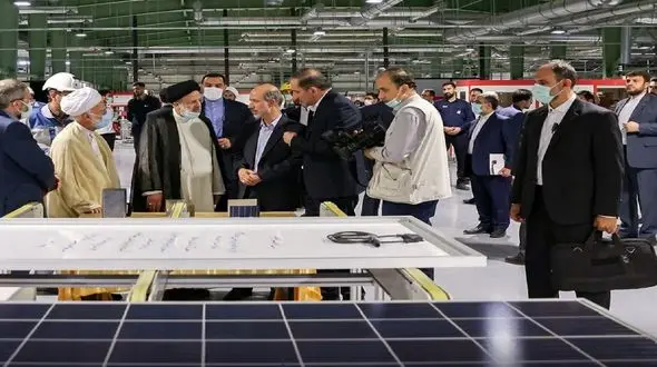 بزرگترین خط تولید پنل های خورشیدی ایران در خمین افتتاح شد