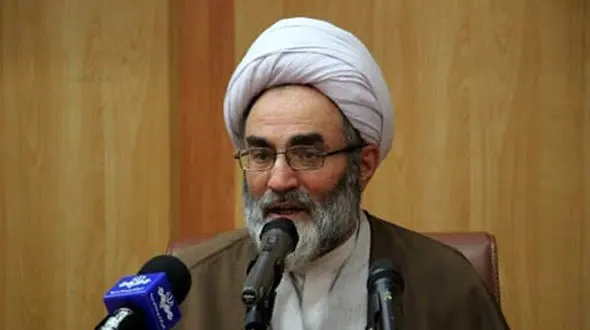 پوشش زن نباید مردان را تحریک کند / مردان نباید لباس زنانه بپوشند 