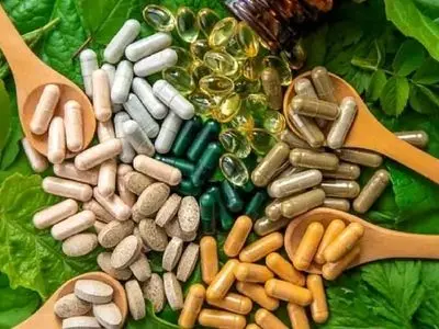 مکمل های مضر برای زنان بالای 50 سال؛ چه باید دانست؟