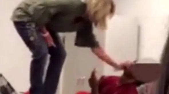 جنجال فیلم عمل غیر اخلاقی خانم معلم با دانش آموز سر کلاس درس + عکس 