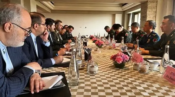 دیدار وزیر دفاع ایران با وزرای دفاع چین، تاجیکستان و قزاقستان در حاشیه اجلاس همکاری‌ های شانگهای در دهلی