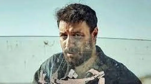 عکس ها / رونمایی از بازیگران سریال وحشی در کنار همسر و خانواده واقعی‌شان /  از احسان امانی تا نگار جواهریان و جواد عزتی