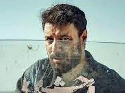 عکس ها / رونمایی از بازیگران سریال وحشی در کنار همسر و خانواده واقعی‌شان /  از احسان امانی تا نگار جواهریان و جواد عزتی