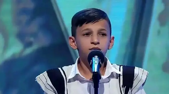 فیلم آواز خوانی محلی  آرمان امیدی / با حالت عجیبش اشک همه رو درمیاره