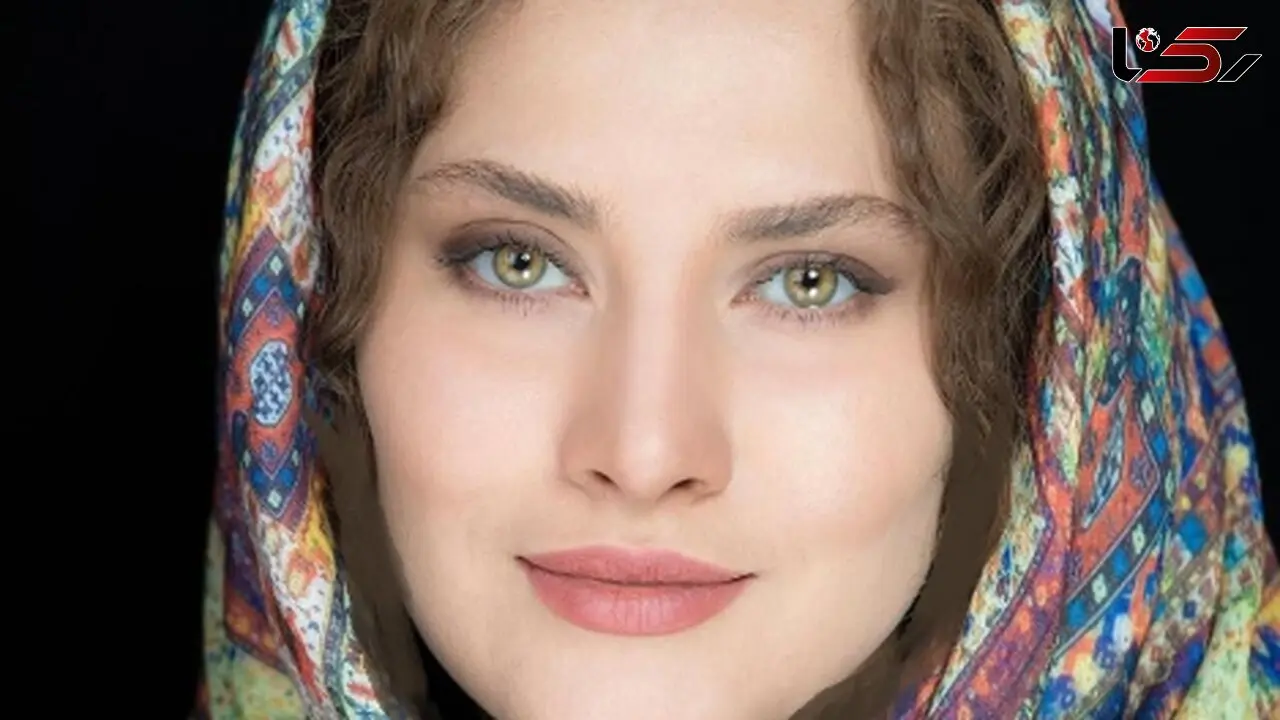 نگاهی به چیدمان لاکچری منزل ساناز سعیدی ؛ از لوسترهای چشمگیر و مبلمان و میز غذاخوری و مجسمه تا کتابخانه‌ای که دل هر بیننده‌ای را می‌برد
