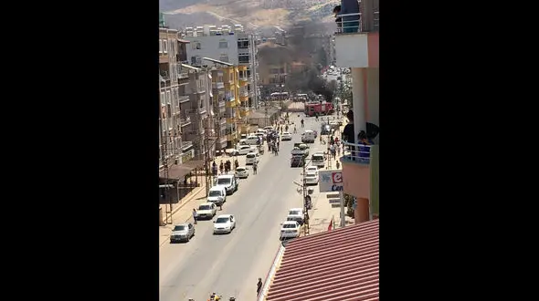 چندین زخمی و مجروح نتیجه انفجار خودروی بمبگذاری شده در ترکیه+عکس