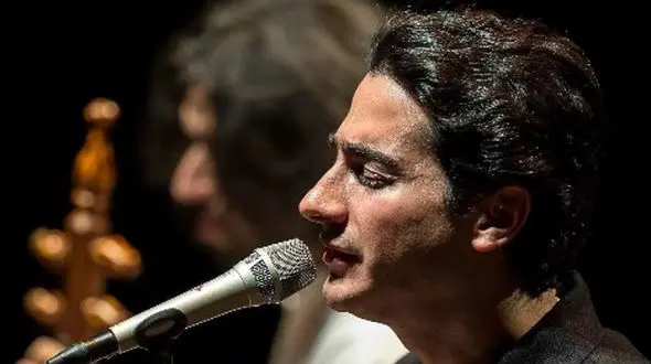 فیلم آوازخوانی باشکوه همایون شجریان برای ایران/ با اشک آهنگ ای در رگانم خون وطن رو خوند  همه رفتن اغماء