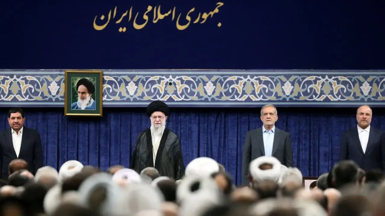 مراسم تنفیذ حکم ریاست جمهوری دکتر مسعود پزشکیان نهمین رییس جمهور ایران توسط حضرت آیت الله خامنه ای رهبر معظم انقلاب اسلامی 1403/5/7