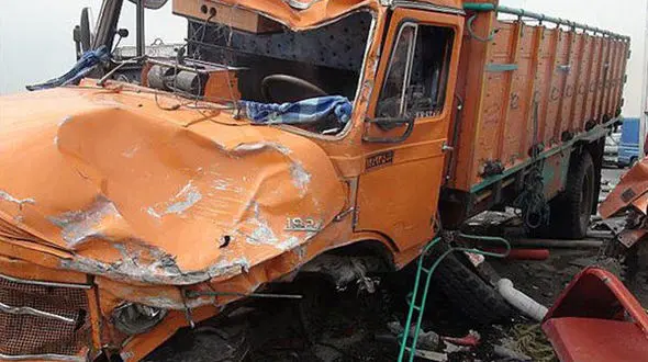 فیلم فاجعه هولناک در محور سیریک / رانندگان حیران بودند که دلیل ترافیک چیست!