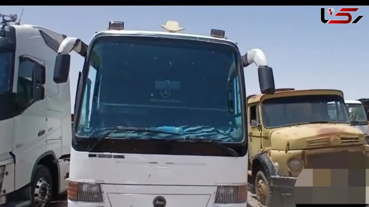 توقیف اتوبوس مسافری با رانندگی نوجوان 18 ساله / پلیس جان 40 نفر را نجات داد