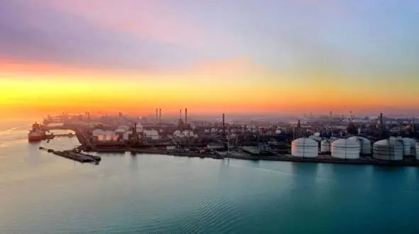 پتروشیمی بندرامام در دو سال گذشته کمک زیادی به بندرماهشهر و شهرداری کرده است