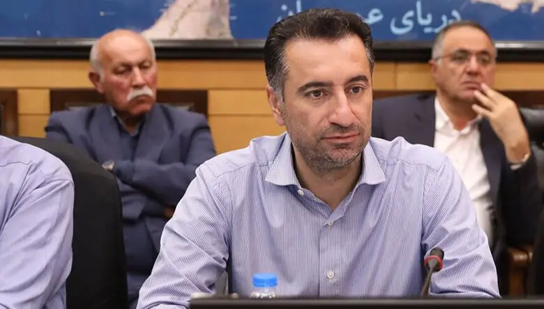 یک نماینده مجلس: جنگ اولویت دولت از افزایش حقوق‌ها را به سمت تأمین کالاهای اساسی تغییر داد/ با کلیت طرح افزایش حقوق موافقیم اما باید امکان‌سنجی شود