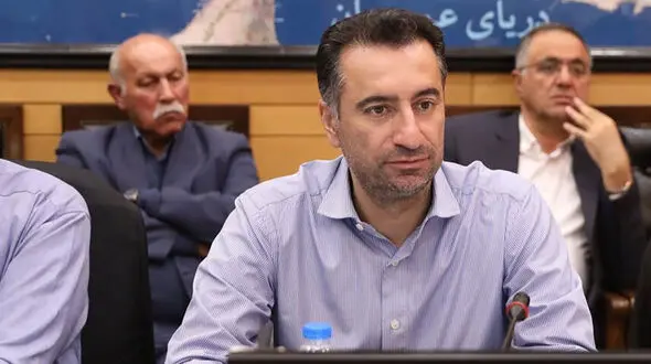 یک نماینده مجلس: جنگ اولویت دولت از افزایش حقوق‌ها را به سمت تأمین کالاهای اساسی تغییر داد/ با کلیت طرح افزایش حقوق موافقیم اما باید امکان‌سنجی شود