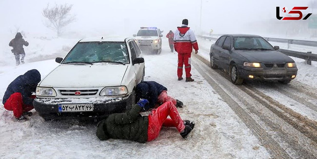  امدادرسانی هلال احمر قزوین به ۵۴۰ نفر در برف و کولاک آوج 