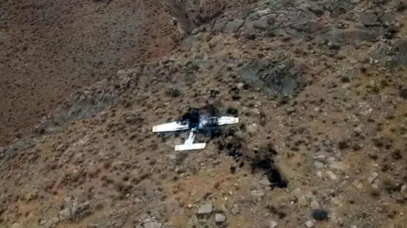 سقوط مرگبار هواپیما در کارزین فارس/ به کوه اصابت کرد+تعداد کشته شدگان