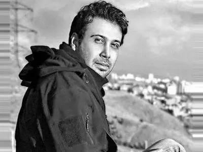 خزان را با روایت محسن چاوشی، رضا صادقی و سیروان خسروی بشنویم