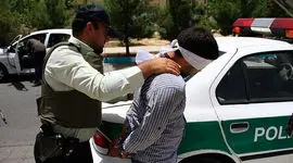 فیلم لحظه رهایی پسربچه از صندوق ماشین کودک ربایان / از ماکو ربودن و در زنجان دستگیر شدند + گفتگو با کودک