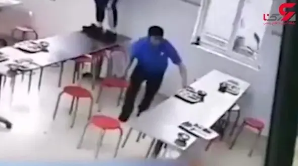 حمله وحشیانه گراز به غذاخوری کارگران +فیلم 