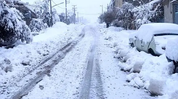 هشدار به مسافران / برف، باران و مه‌ در جاده‌های ۹ استان کشور/ اسامی محورهای مسدود