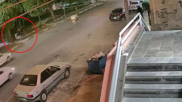 فیلم لحظه قاپیدن موبایل درپارک شهید منتظری آبادان + عجیب اما واقعی