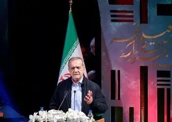 فیلم/ صحبت های پزشکیان در مراسم اهدای سیمرغ  بلورین جشنواره فیلم فجر 44: خیلی از شب ها خوابم نمی برد، از این که به این وضع افتادیمم ناراحتم