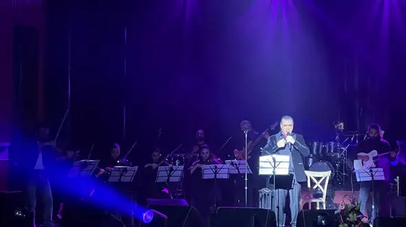 کنسرت بی نظیر علی مینوسپهر با باند حرفه ای برگزار شد + فیلم