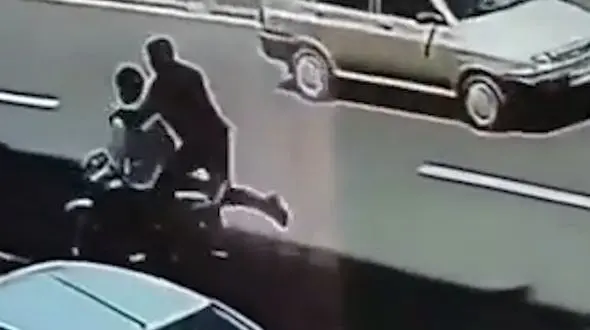 فیلم لحظه سرقت گوشی در جنت آباد تهران 