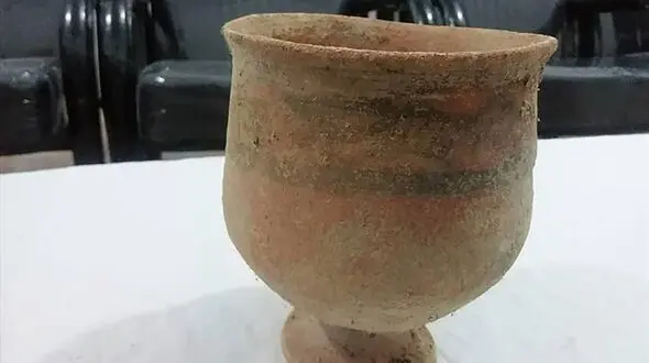 پرت کردن گنج 200 میلیاردی روی ساحل جزیره ای در جنوب ایران / این کوزه برای دوره اشکانیان بود + عکس و  جزییات