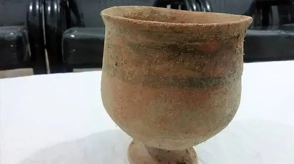 پرت کردن گنج 200 میلیاردی روی ساحل بوشهر / این کوزه برای دوره اشکانیان بود + جزییات