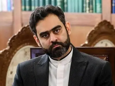 ادعای عجیب ثابتی: آمریکا بعد از جام جهانی به ایران حمله می کند/ باید پیش‌دستانه پتروشیمی‌ها و زیرساخت‌های منطقه را بزنیم + فیلم 