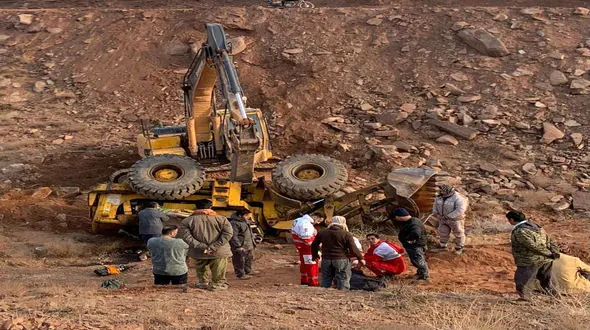 فوت یک نفر در حادثه واژگونی لودر در ایوانکی