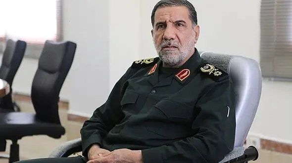 کوثری : ناوهای آمریکا حماقت کنند پاسخ ایران قاطع خواهد بود / ناوها در تور موشک های ایران گرفتار خواهند شد