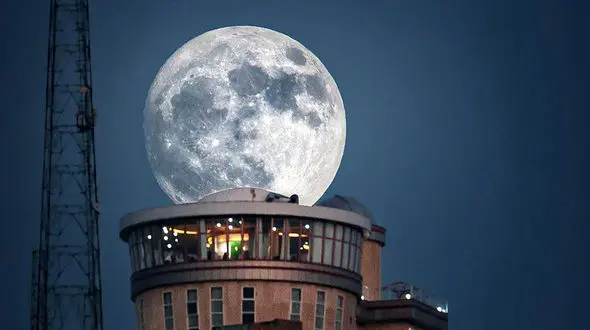 زیباترین عکس ماه در خرم آباد 