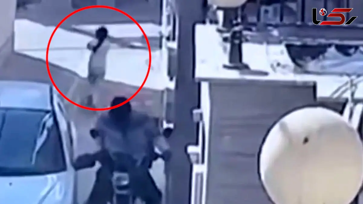 فیلم لحظه سرقت گوشواره دختر بچه 8 ساله / هشدار به خانواده ها / دختر بچه ها را با طلاجات بیرون نفرستید