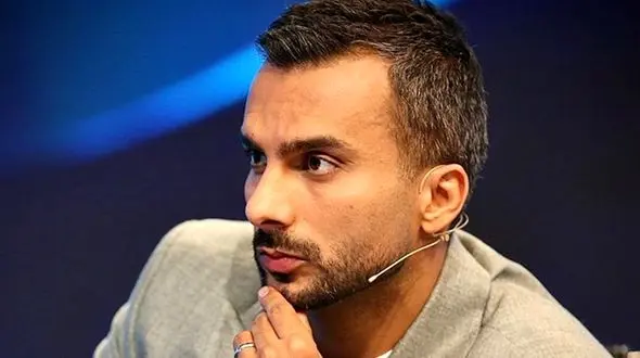 عکس سلفی محمد حسین میثاقی در کنار پسرش سام در ماشین لاکچری/ چه لبخند شیرین و قند و نباتی