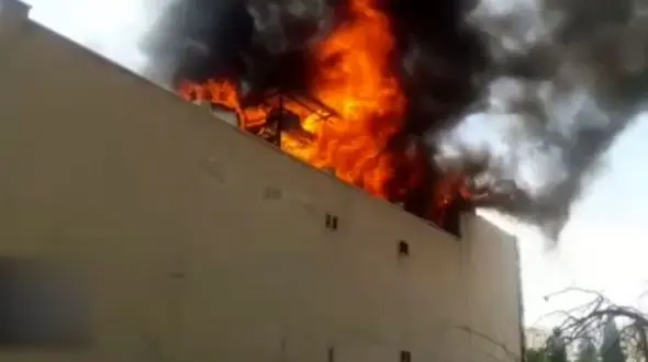 فیلم و عکس از آتش‌سوزی هولناک در اطراف میدان حر