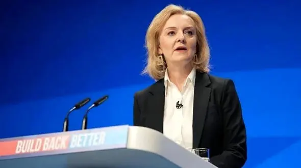 لیزا تراس کیست؟