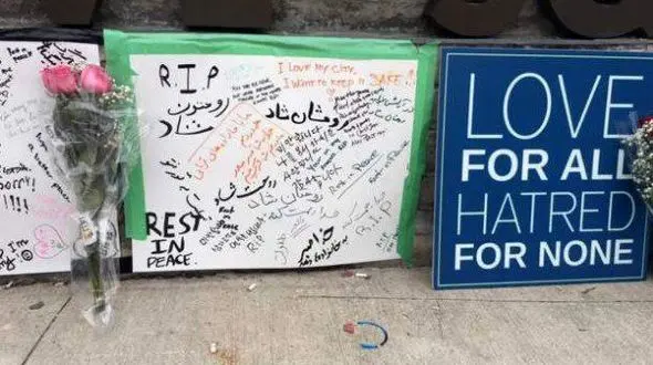 گلباران محل کشته شدن ۱۰ تن در حمله ون به رهگذران در تورنتو + عکس 